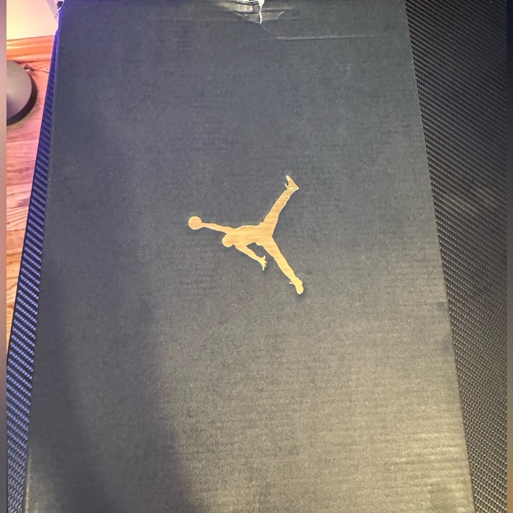 Jordan 11 - Picture 10 of 11